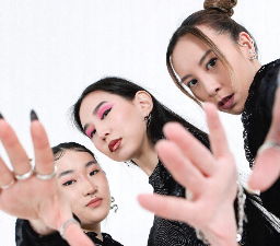 L’INSOSTENIBILE LEGGEREZZA della K-POP music